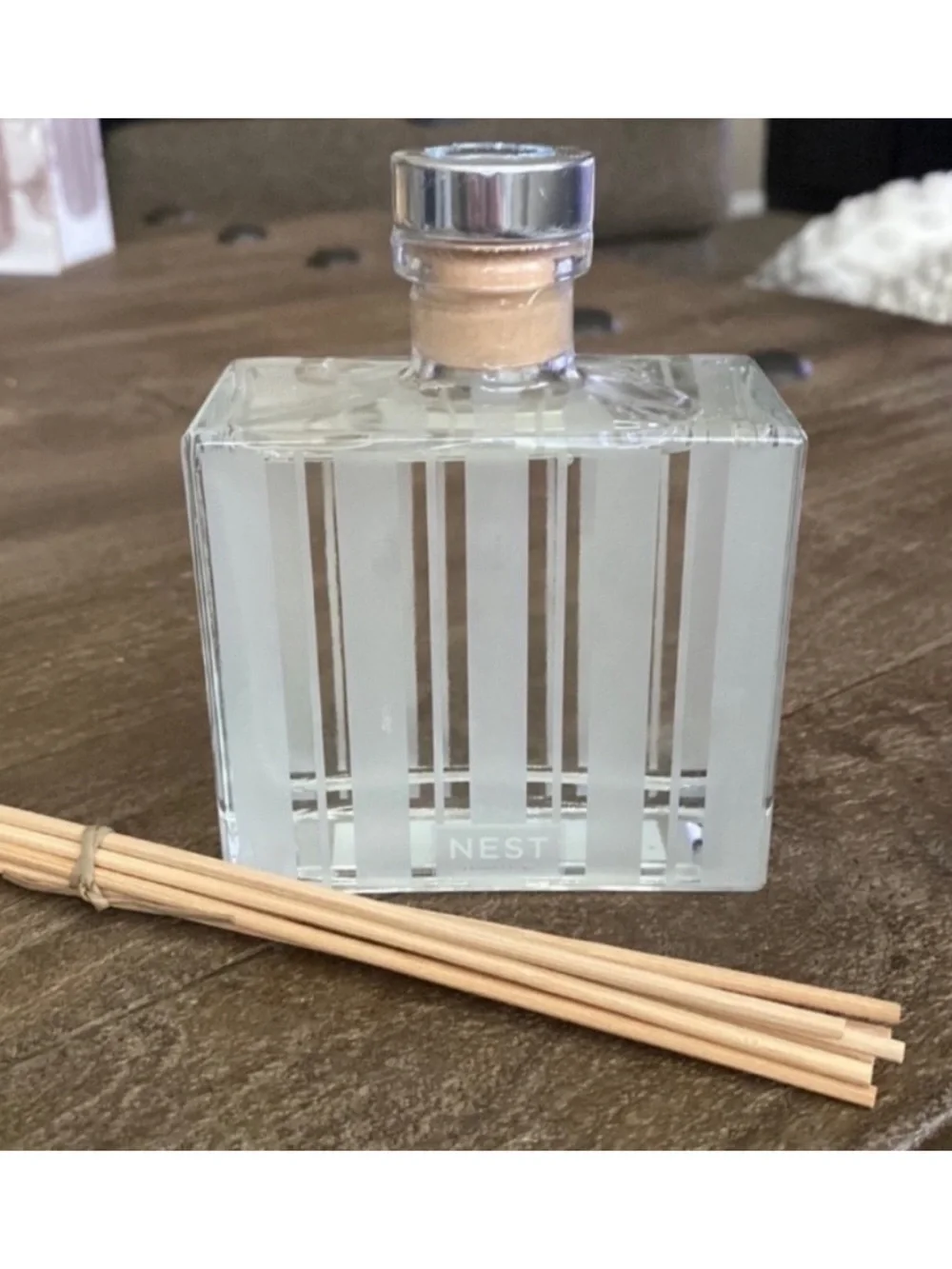 NEST Fragrances CASHMERE SUEDE REED DIFFUSER 5.9 fl oz New Sealed No Box